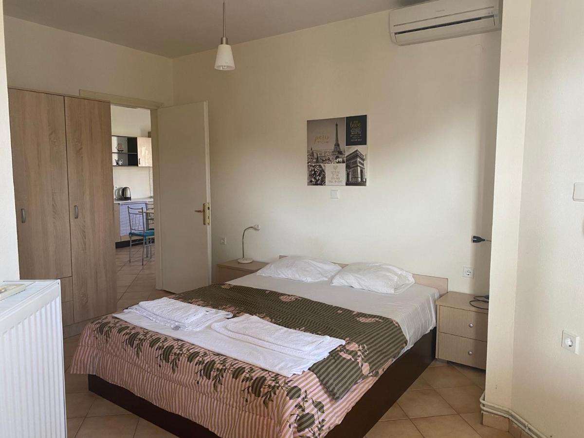Kelesi Apartments Nea Kallikrateia ภายนอก รูปภาพ