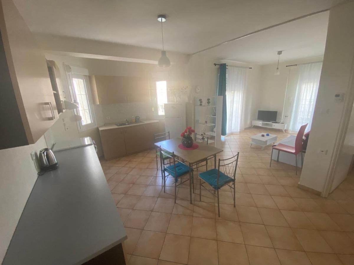 Kelesi Apartments Nea Kallikrateia ภายนอก รูปภาพ