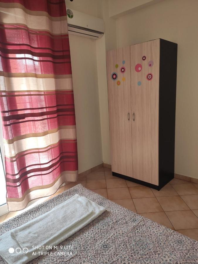 Kelesi Apartments Nea Kallikrateia ภายนอก รูปภาพ