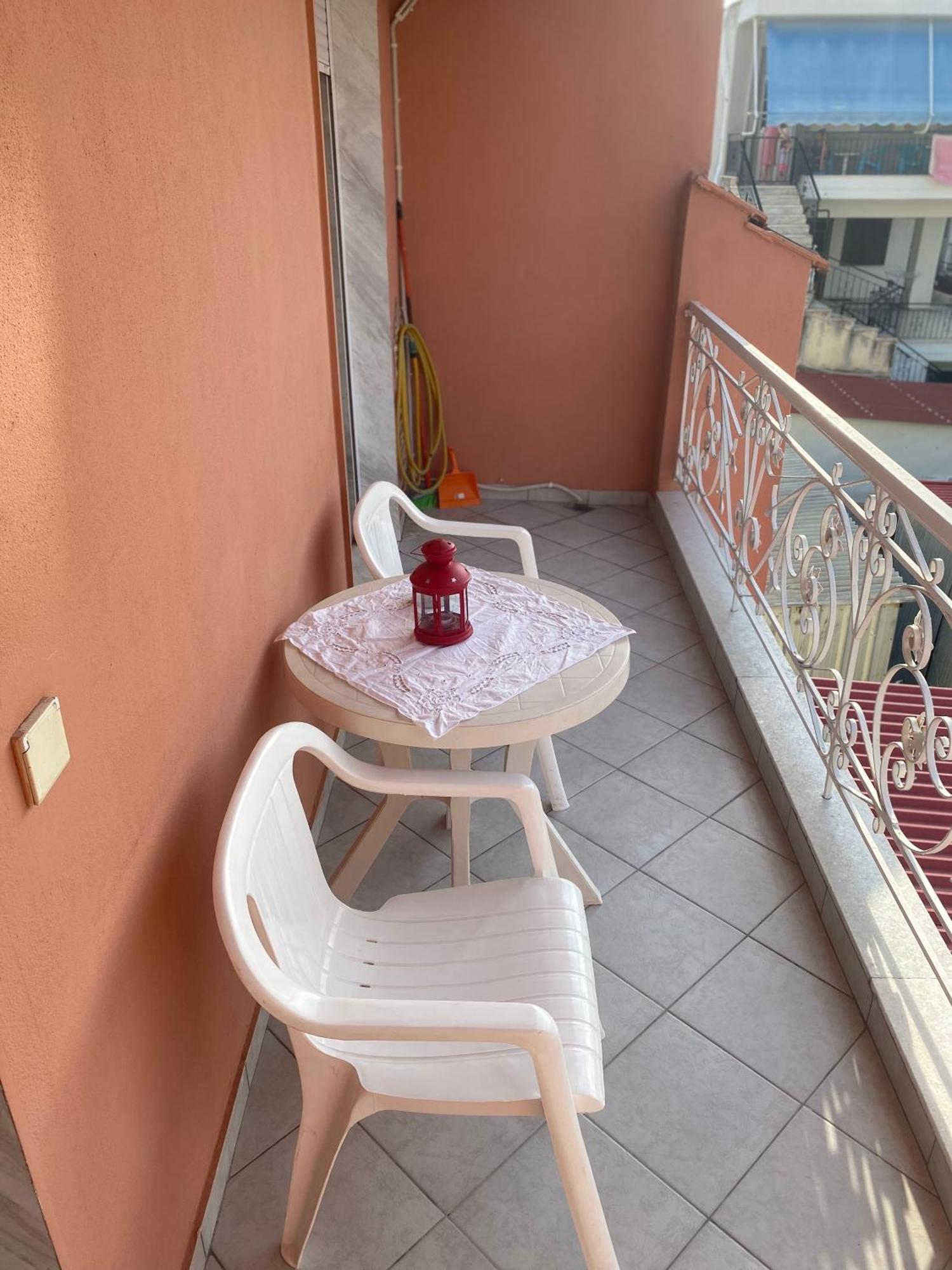 Kelesi Apartments Nea Kallikrateia ภายนอก รูปภาพ